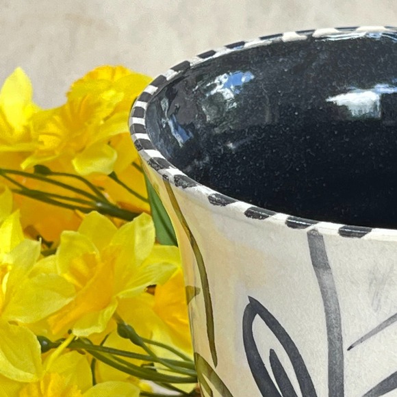 Black and White Pottery Vase or Kitchen Crock with Daisies and Stripe Design - Picture 6 of 10
